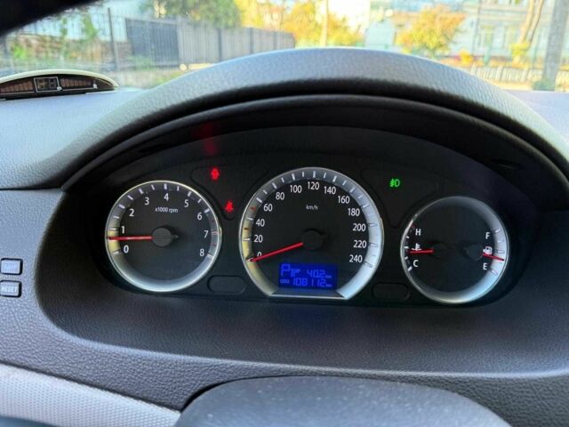 Чорний Хендай Соната, об'ємом двигуна 2 л та пробігом 109 тис. км за 6990 $, фото 11 на Automoto.ua