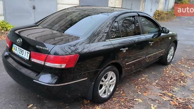 Черный Хендай Соната, объемом двигателя 2 л и пробегом 224 тыс. км за 6500 $, фото 2 на Automoto.ua