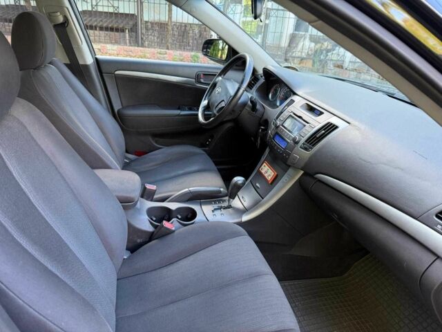 Чорний Хендай Соната, об'ємом двигуна 2 л та пробігом 109 тис. км за 6990 $, фото 19 на Automoto.ua