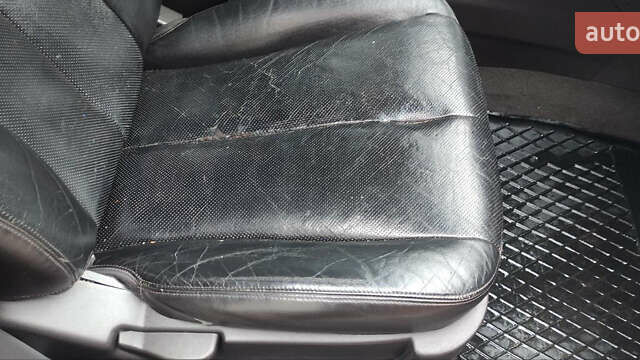 Черный Хендай Соната, объемом двигателя 2.4 л и пробегом 275 тыс. км за 6000 $, фото 20 на Automoto.ua