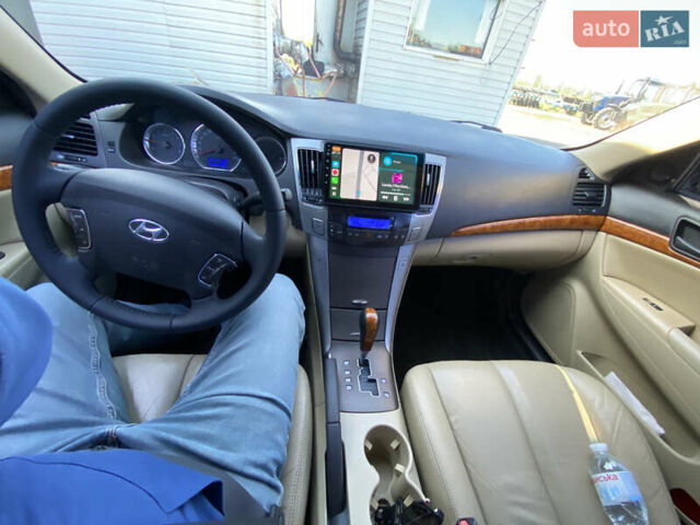 Черный Хендай Соната, объемом двигателя 3.3 л и пробегом 203 тыс. км за 8200 $, фото 2 на Automoto.ua