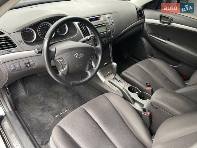 Черный Хендай Соната, объемом двигателя 2 л и пробегом 110 тыс. км за 9700 $, фото 28 на Automoto.ua