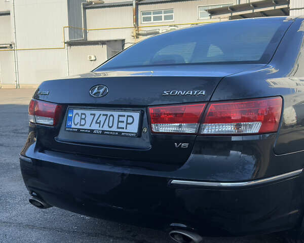 Черный Хендай Соната, объемом двигателя 3.3 л и пробегом 287 тыс. км за 4999 $, фото 4 на Automoto.ua