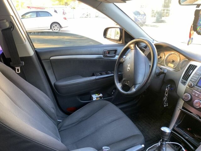 Черный Хендай Соната, объемом двигателя 2 л и пробегом 250 тыс. км за 6300 $, фото 8 на Automoto.ua