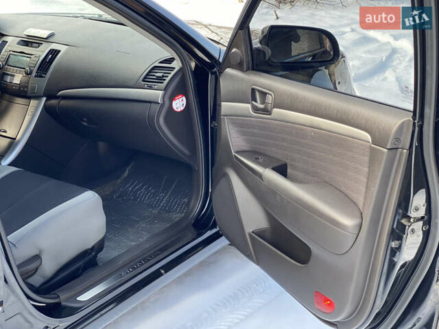 Черный Хендай Соната, объемом двигателя 2 л и пробегом 90 тыс. км за 9800 $, фото 17 на Automoto.ua