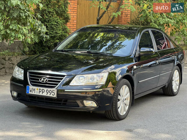 Чорний Хендай Соната, об'ємом двигуна 2.4 л та пробігом 176 тис. км за 8500 $, фото 2 на Automoto.ua