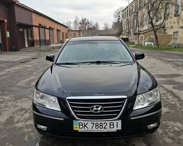 Черный Хендай Соната, объемом двигателя 2 л и пробегом 264 тыс. км за 5400 $, фото 7 на Automoto.ua