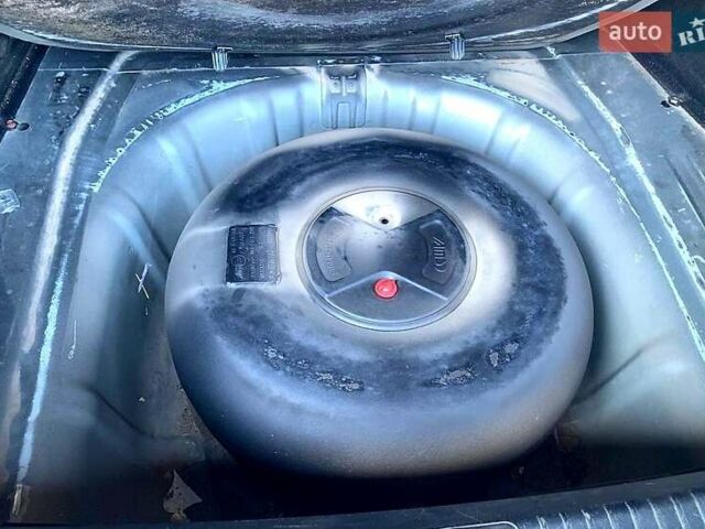 Черный Хендай Соната, объемом двигателя 2 л и пробегом 211 тыс. км за 6500 $, фото 7 на Automoto.ua