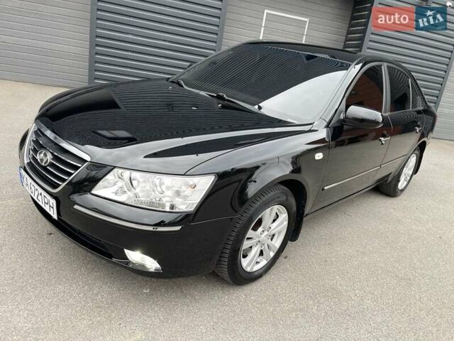 Черный Хендай Соната, объемом двигателя 2 л и пробегом 110 тыс. км за 9700 $, фото 5 на Automoto.ua