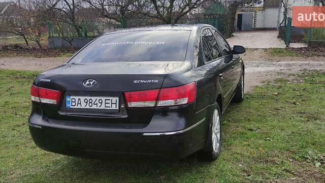 Черный Хендай Соната, объемом двигателя 2.4 л и пробегом 275 тыс. км за 6000 $, фото 5 на Automoto.ua