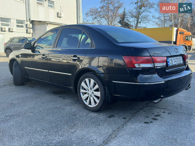 Черный Хендай Соната, объемом двигателя 3.3 л и пробегом 287 тыс. км за 4999 $, фото 5 на Automoto.ua