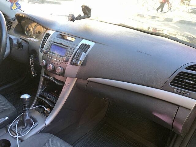 Черный Хендай Соната, объемом двигателя 2 л и пробегом 250 тыс. км за 6300 $, фото 9 на Automoto.ua