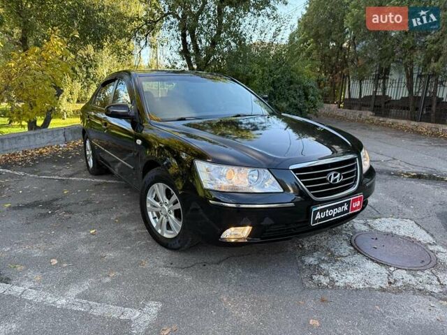 Чорний Хендай Соната, об'ємом двигуна 2 л та пробігом 109 тис. км за 6990 $, фото 2 на Automoto.ua