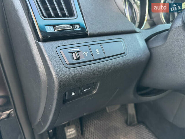 Черный Хендай Соната, объемом двигателя 2.4 л и пробегом 270 тыс. км за 9200 $, фото 26 на Automoto.ua