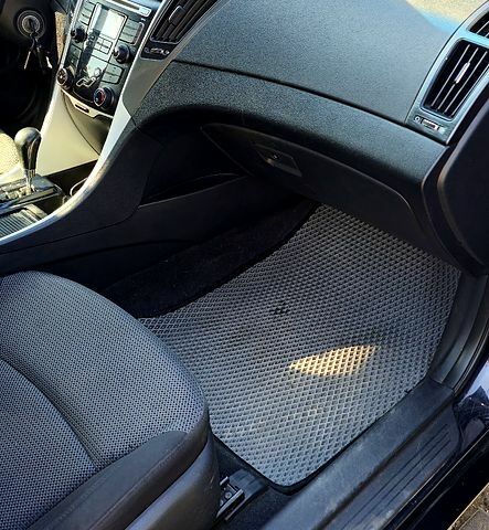 Черный Хендай Соната, объемом двигателя 2 л и пробегом 190 тыс. км за 7500 $, фото 5 на Automoto.ua