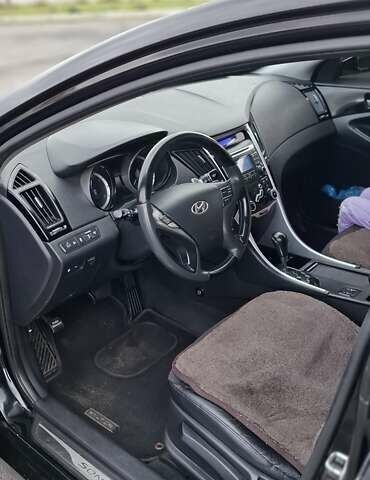 Чорний Хендай Соната, об'ємом двигуна 2.4 л та пробігом 208 тис. км за 8600 $, фото 2 на Automoto.ua