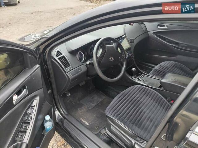 Черный Хендай Соната, объемом двигателя 2 л и пробегом 200 тыс. км за 7000 $, фото 5 на Automoto.ua