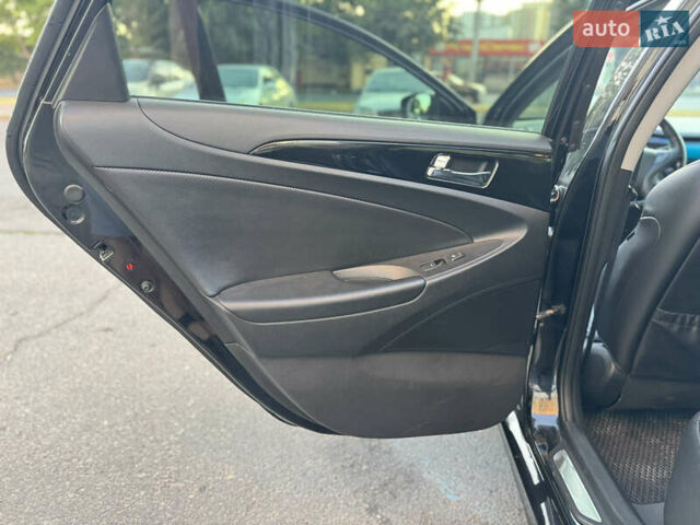 Черный Хендай Соната, объемом двигателя 2.4 л и пробегом 270 тыс. км за 9200 $, фото 27 на Automoto.ua