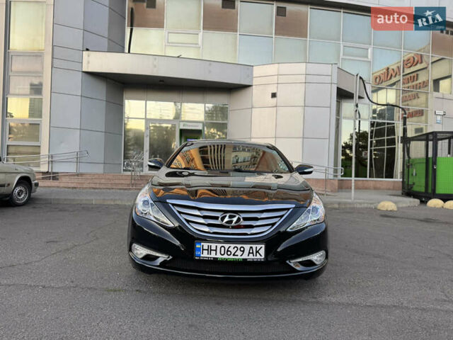 Черный Хендай Соната, объемом двигателя 2.4 л и пробегом 270 тыс. км за 9200 $, фото 2 на Automoto.ua