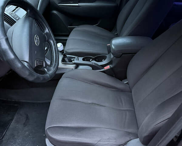 Черный Хендай Соната, объемом двигателя 0 л и пробегом 210 тыс. км за 6550 $, фото 13 на Automoto.ua