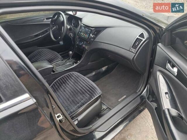 Черный Хендай Соната, объемом двигателя 2 л и пробегом 200 тыс. км за 7000 $, фото 6 на Automoto.ua