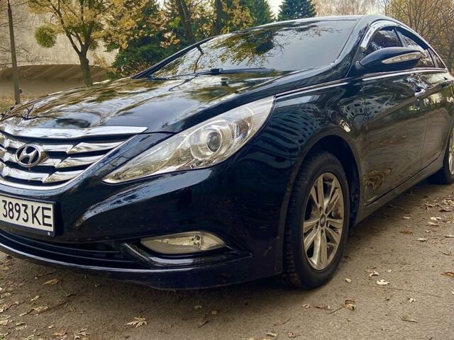 Чорний Хендай Соната, об'ємом двигуна 2 л та пробігом 350 тис. км за 7700 $, фото 1 на Automoto.ua