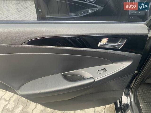 Черный Хендай Соната, объемом двигателя 2.4 л и пробегом 97 тыс. км за 10700 $, фото 13 на Automoto.ua