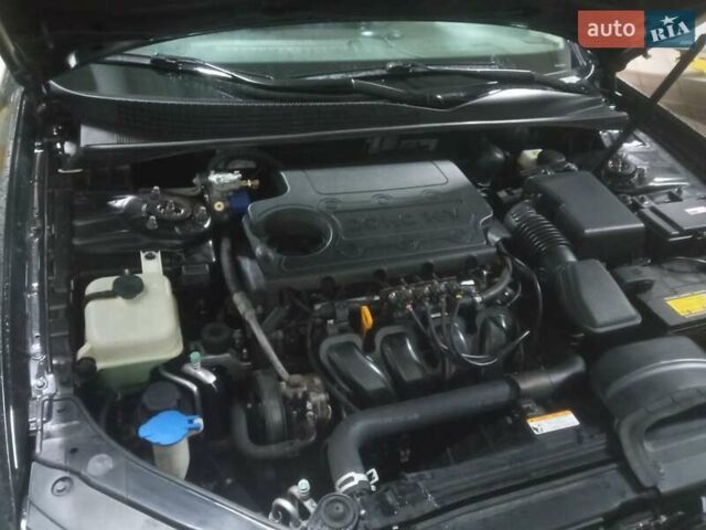 Чорний Хендай Соната, об'ємом двигуна 2 л та пробігом 230 тис. км за 5900 $, фото 6 на Automoto.ua