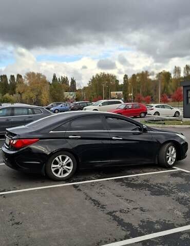 Чорний Хендай Соната, об'ємом двигуна 2.4 л та пробігом 208 тис. км за 8600 $, фото 5 на Automoto.ua