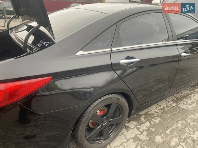 Черный Хендай Соната, объемом двигателя 2.4 л и пробегом 97 тыс. км за 10700 $, фото 4 на Automoto.ua