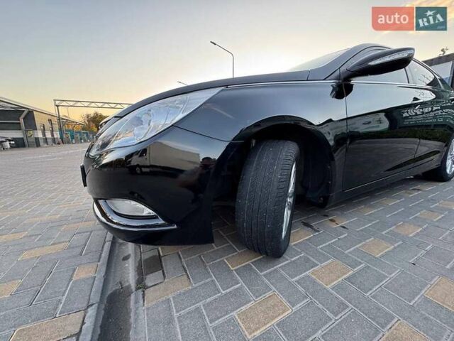 Чорний Хендай Соната, об'ємом двигуна 2 л та пробігом 133 тис. км за 10000 $, фото 3 на Automoto.ua