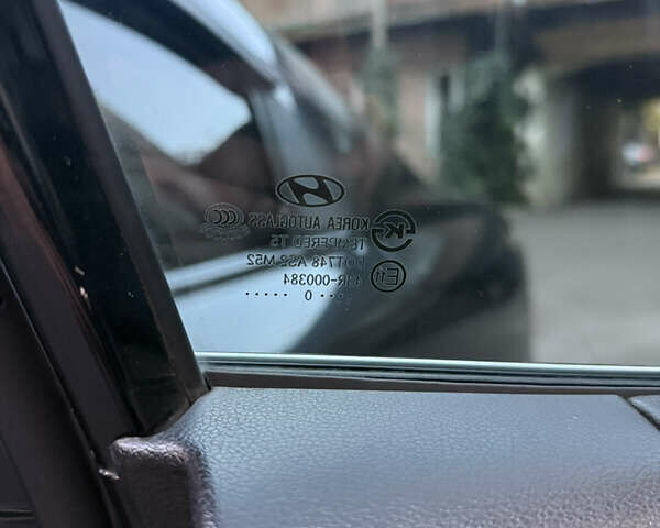 Чорний Хендай Соната, об'ємом двигуна 2 л та пробігом 203 тис. км за 8500 $, фото 10 на Automoto.ua