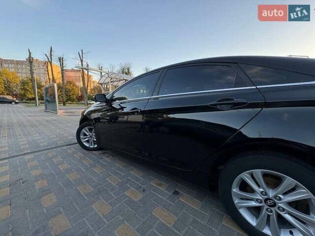 Чорний Хендай Соната, об'ємом двигуна 2 л та пробігом 133 тис. км за 10000 $, фото 4 на Automoto.ua