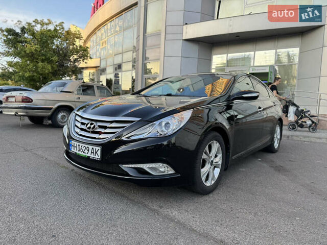 Черный Хендай Соната, объемом двигателя 2.4 л и пробегом 270 тыс. км за 9200 $, фото 1 на Automoto.ua