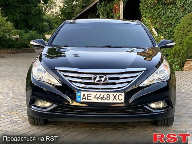 Черный Хендай Соната, объемом двигателя 2.4 л и пробегом 173 тыс. км за 9200 $, фото 1 на Automoto.ua