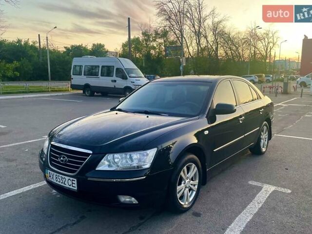 Черный Хендай Соната, объемом двигателя 2 л и пробегом 270 тыс. км за 6900 $, фото 3 на Automoto.ua