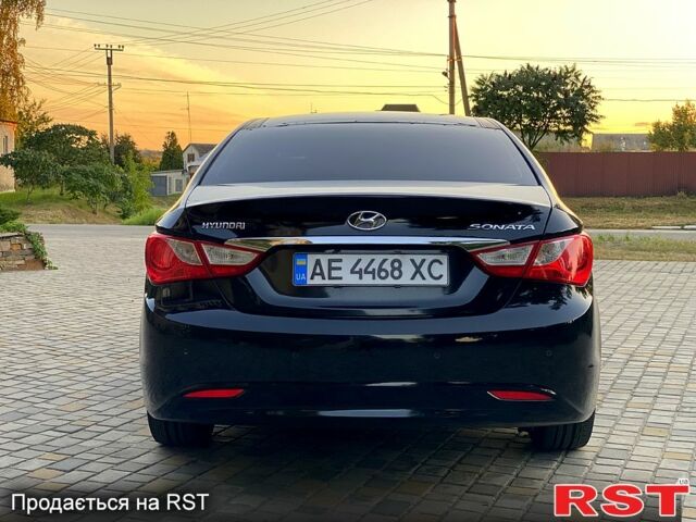 Черный Хендай Соната, объемом двигателя 2.4 л и пробегом 173 тыс. км за 9200 $, фото 4 на Automoto.ua