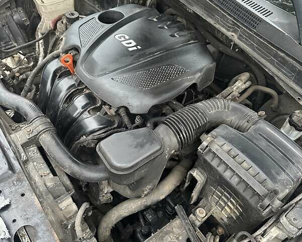 Черный Хендай Соната, объемом двигателя 2.36 л и пробегом 260 тыс. км за 2000 $, фото 5 на Automoto.ua