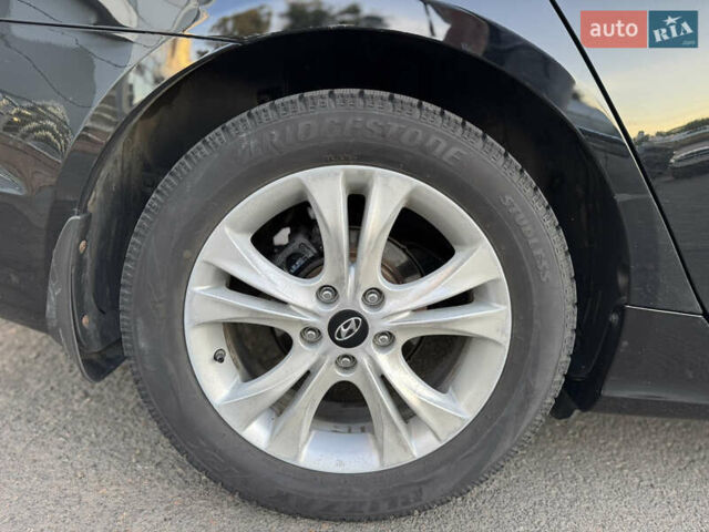 Черный Хендай Соната, объемом двигателя 2.4 л и пробегом 270 тыс. км за 9200 $, фото 16 на Automoto.ua