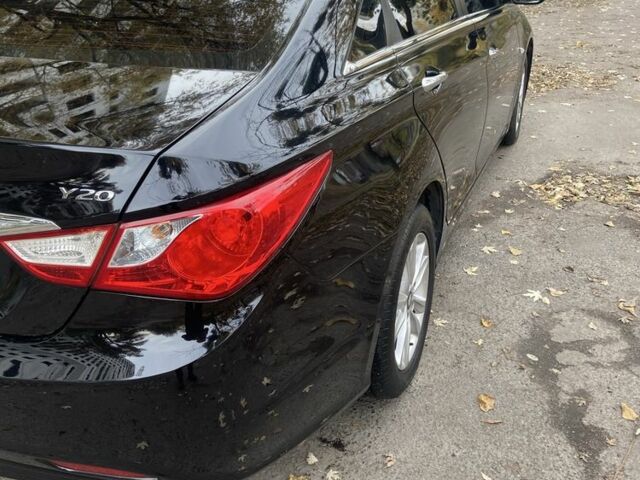 Чорний Хендай Соната, об'ємом двигуна 2 л та пробігом 350 тис. км за 7700 $, фото 3 на Automoto.ua