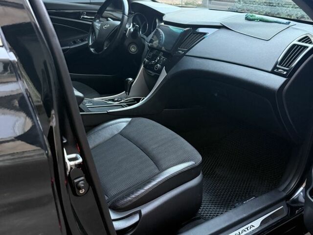 Хендай Соната 2010 в Одессе на Automoto.ua Черный Хендай Соната, объемом двигателя 2 л и пробегом 203 тыс. км за 8500 $, фото 4 на Automoto.ua