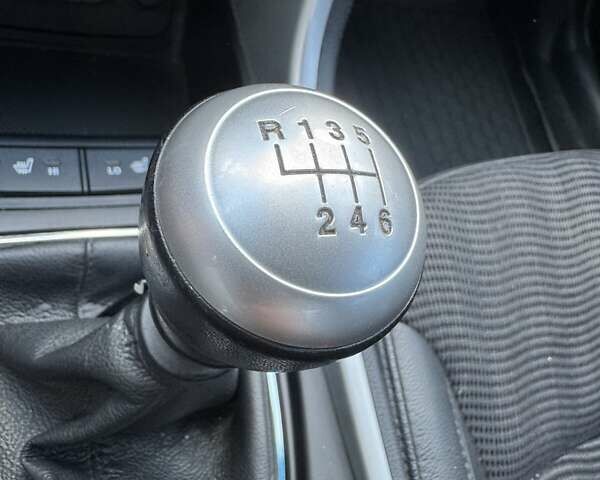 Хендай Соната 2010 в Харькове на Automoto.ua Черный Хендай Соната, объемом двигателя 2 л и пробегом 38 тыс. км за 11300 $, фото 27 на Automoto.ua