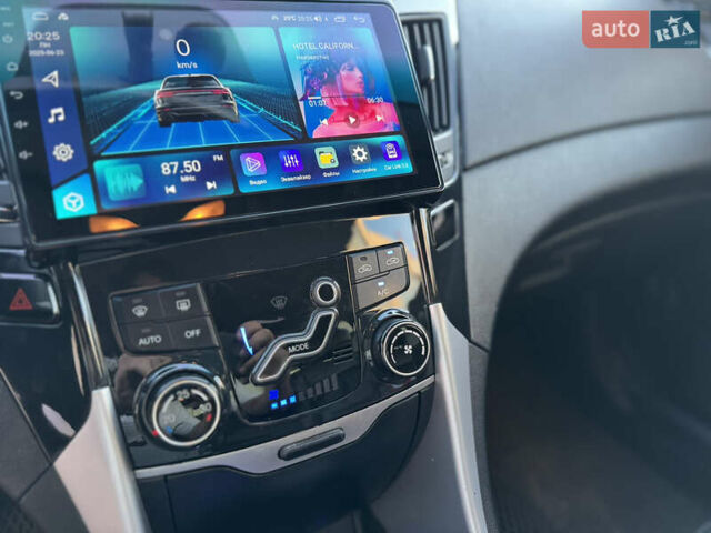 Черный Хендай Соната, объемом двигателя 2.4 л и пробегом 270 тыс. км за 9200 $, фото 45 на Automoto.ua