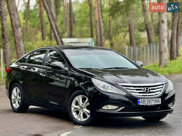 Черный Хендай Соната, объемом двигателя 2 л и пробегом 118 тыс. км за 9500 $, фото 5 на Automoto.ua