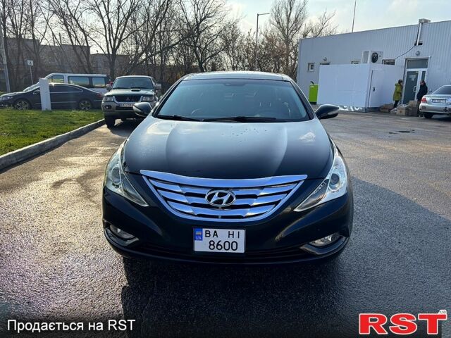 Черный Хендай Соната, объемом двигателя 2.4 л и пробегом 200 тыс. км за 7600 $, фото 1 на Automoto.ua