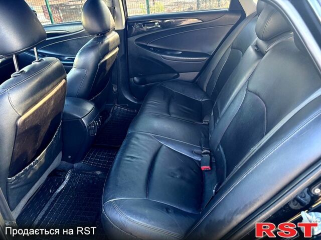 Черный Хендай Соната, объемом двигателя 2.4 л и пробегом 200 тыс. км за 7600 $, фото 8 на Automoto.ua