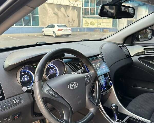 Черный Хендай Соната, объемом двигателя 2 л и пробегом 216 тыс. км за 8750 $, фото 21 на Automoto.ua