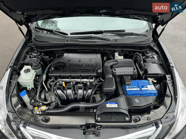 Черный Хендай Соната, объемом двигателя 2 л и пробегом 118 тыс. км за 9500 $, фото 32 на Automoto.ua