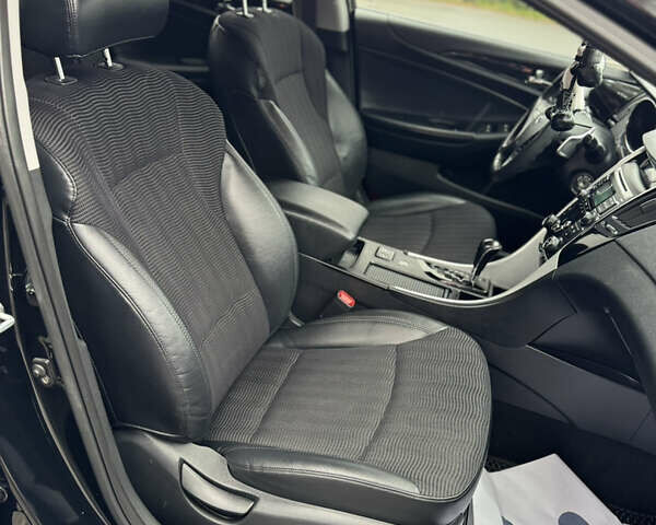 Черный Хендай Соната, объемом двигателя 2 л и пробегом 118 тыс. км за 9500 $, фото 28 на Automoto.ua