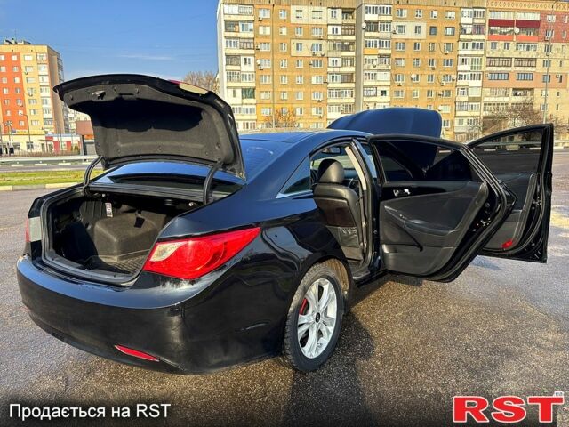 Черный Хендай Соната, объемом двигателя 2.4 л и пробегом 200 тыс. км за 7600 $, фото 12 на Automoto.ua